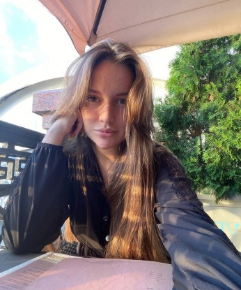 Сексуальная кошечка приглашает в гости состоятельного джентльмена для ярких встреч и интимного времяпровождения. Я готова исполнить самые загадочные желания и подарить незабываемый опыт! Звони прямо сейчас! 2359, 23 года