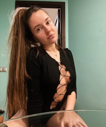 Сексуальная кошечка приглашает в гости состоятельного джентльмена для ярких встреч и интимного времяпровождения. Я готова исполнить самые загадочные желания и подарить незабываемый опыт! Звони прямо сейчас! 2359, 23 года