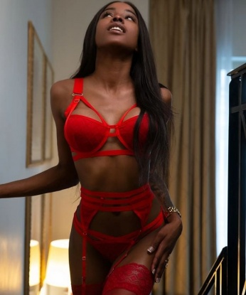 Очаровательная леди приглашает в гости состоятельного джентльмена для приятного времяпрепровождения. Я сделаю все, чтобы ты остался доволен нашей встречей. 3049, 19 лет