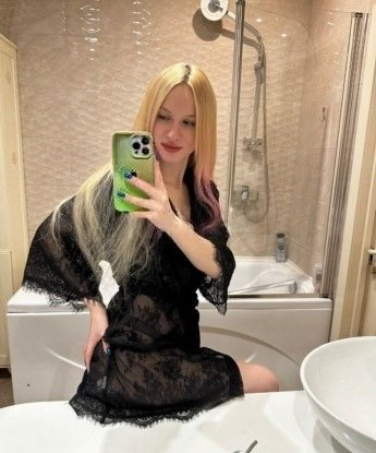 Страстная и игривая девушка готова разделить с тобой нежность и страсть. Приезжай ко мне в гости, и я покажу тебе, что такое настоящее блаженство. Позвони и мы устроим незабываемую встречу! 8301, 24 года